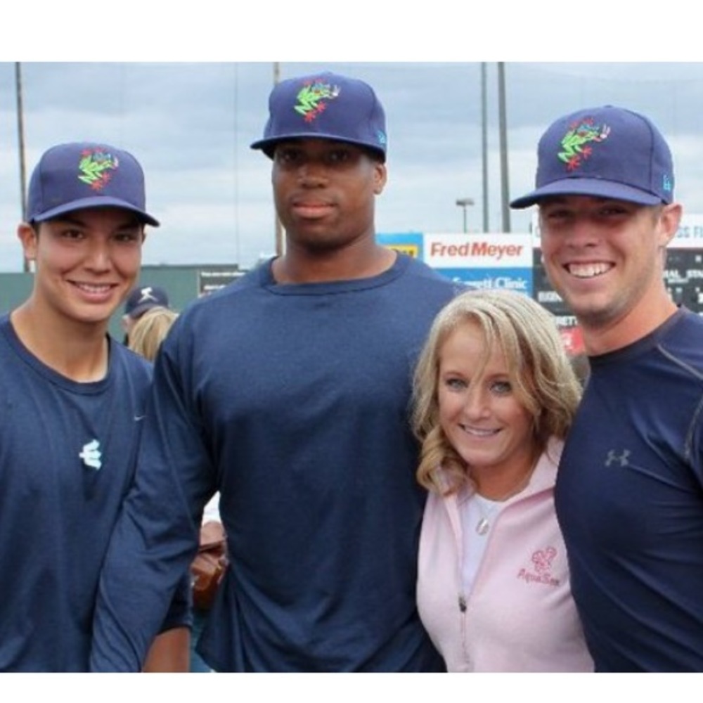 โพ๏ธ2006 Aquasox Steven Baron signed Jersey breastcancer awareness - Picture 13 of 15